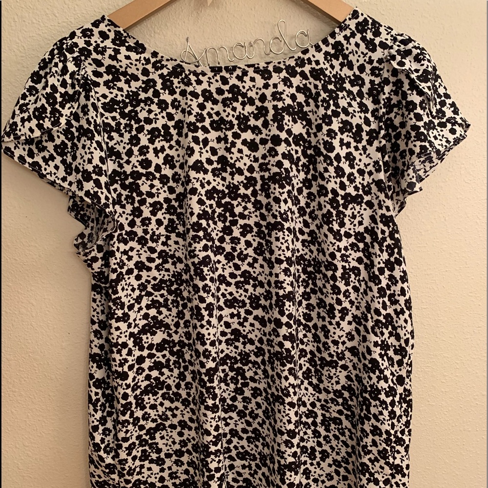 Ann Taylor Loft black & white blouse size medium